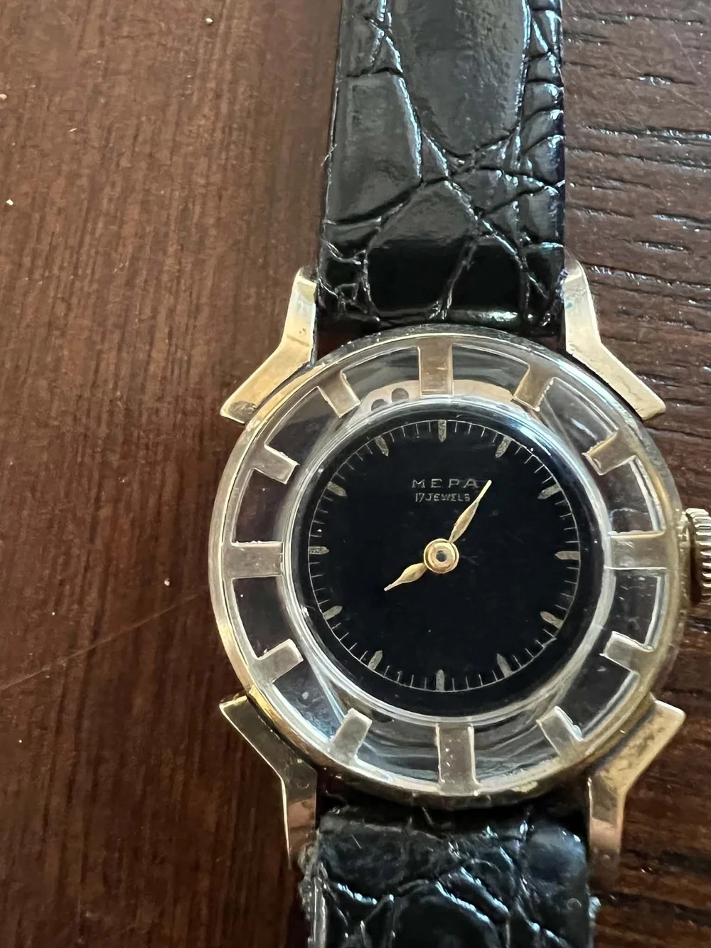 Vintage Men's Leather Strap Wristwatch - Black and Brown Options